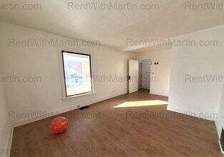 824 Logan Ave in Waterloo, IA - Building Photo - Building Photo