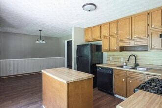 310 Summerwood Ln in Stockbridge, GA - Building Photo - Building Photo