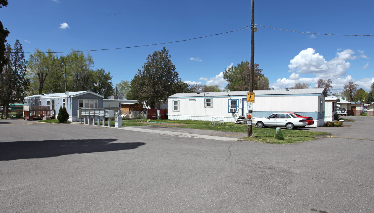 Creekside Court in Twin Falls, ID - Building Photo