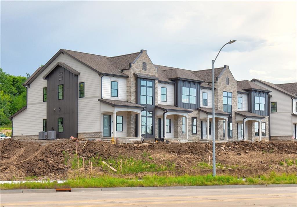 6460 Galleria Dr, Unit 1102 in West Des Moines, IA - Foto de edificio