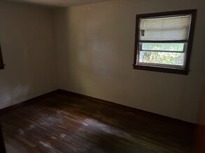 250 E Olive Rd in Pensacola, FL - Building Photo - Building Photo