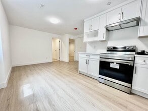 16594 61 in Surrey, BC - Building Photo - Building Photo