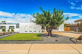 8326 E Crestwood Way in Scottsdale, AZ - Building Photo - Building Photo