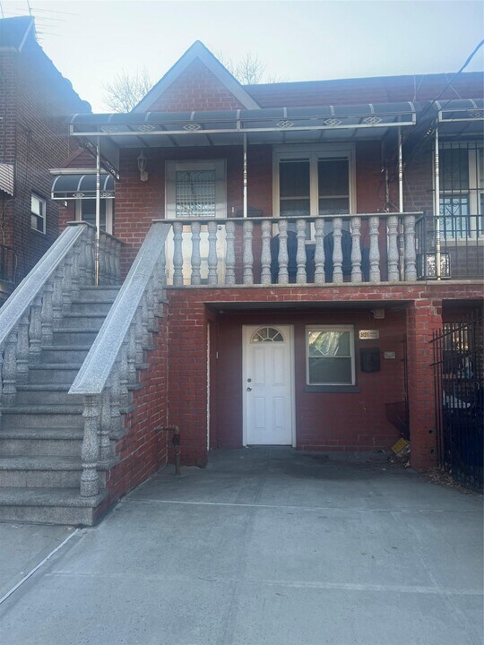 3121 Mickle Ave in Bronx, NY - Building Photo
