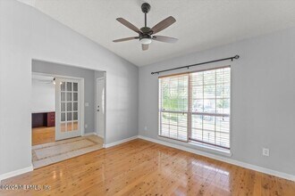 1333 Lindseys Xing Dr in Jacksonville, FL - Building Photo - Building Photo
