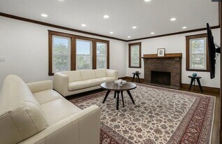 56 Edgecliff Rd in Watertown, MA - Building Photo