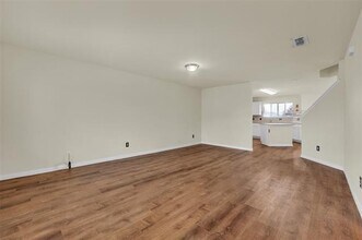 917 Bloomfield Dr in Grand Prairie, TX - Building Photo - Building Photo