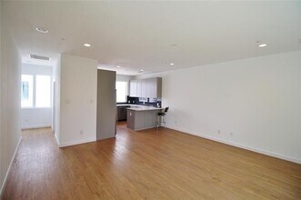 1430 Grigsby Ave in Dallas, TX - Building Photo - Building Photo