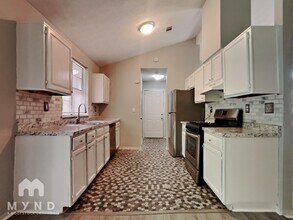 7803 Chase Woods Dr in Jonesboro, GA - Building Photo - Building Photo