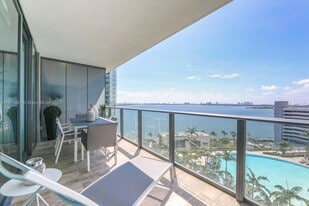 650 NE 32nd St in Miami, FL - Building Photo