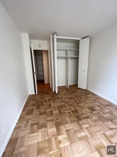 EAST 49 STREET in New York, NY - Building Photo - Building Photo