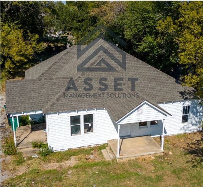 221 SE 55th St in Oklahoma City, OK - Building Photo - Building Photo