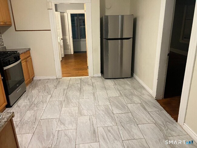 36-38-38 Pleasant St in Bridgeport, CT - Building Photo - Building Photo