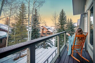2655 Windward Way in Steamboat Springs, CO - Building Photo - Building Photo