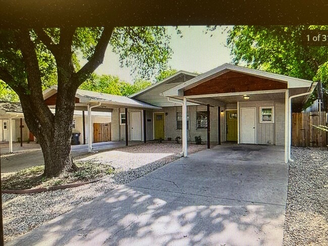 2709-2711 Livingston Ave in Fort Worth, TX - Building Photo - Building Photo