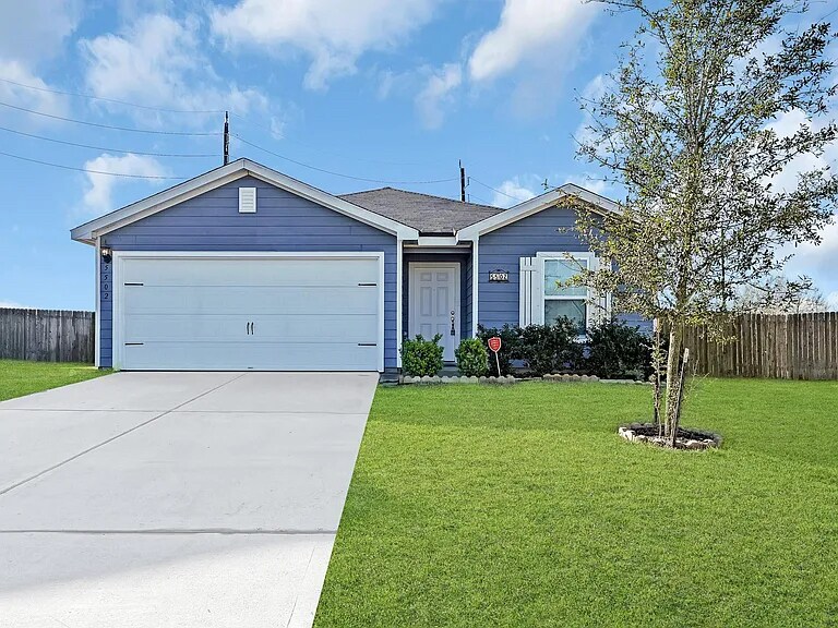 5502 Rainbow Rd. in Mont Belvieu, TX - Building Photo