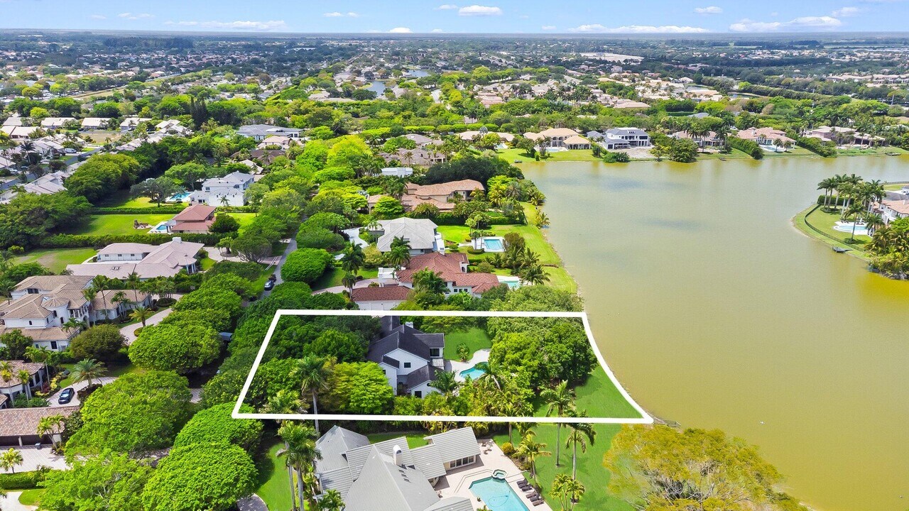 18425 Long Lake Dr in Boca Raton, FL - Building Photo