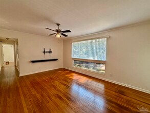 5071 Springhill Dr in Pensacola, FL - Building Photo - Building Photo