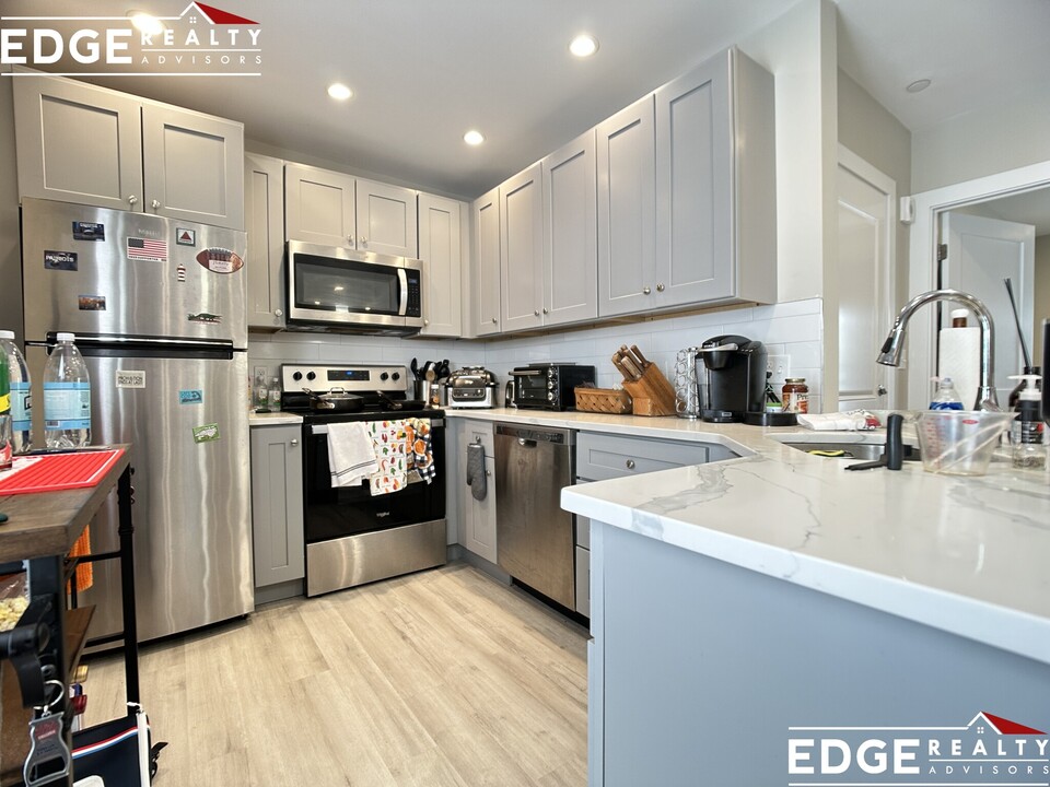 125 Murdock St, Unit 2 in Boston, MA - Building Photo