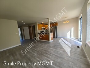 12616 SE Taggart St in Portland, OR - Building Photo - Building Photo