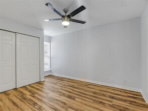 10701 Lanshire Dr in Austin, TX - Building Photo - Building Photo