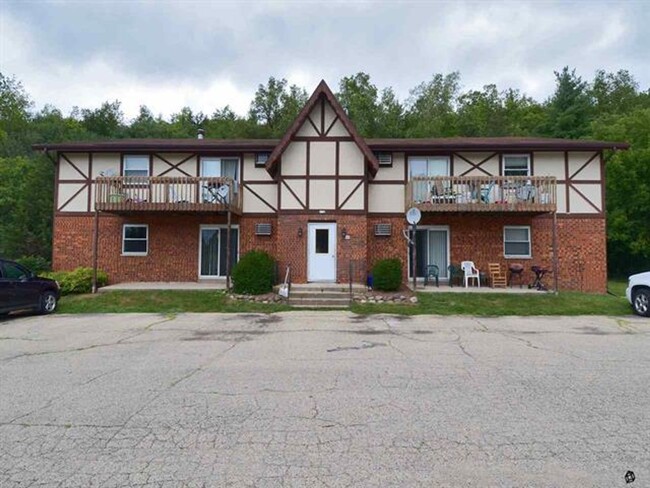 Westview Apartments in Cross Plains, WI - Foto de edificio - Building Photo