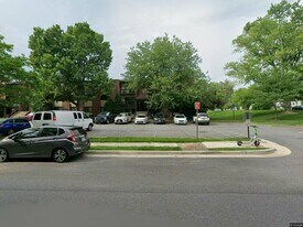 10720 West Dr, Unit 104 in Fairfax, VA - Building Photo