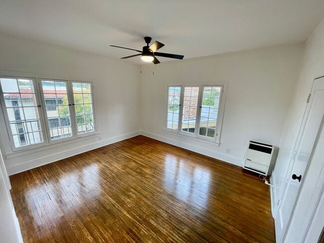 838 1/2 Laguna Ave in Los Angeles, CA - Building Photo - Building Photo