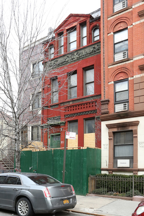 311 W 126th St in New York, NY - Building Photo