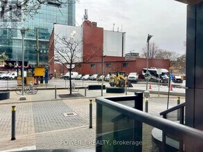 352 Front St W in Toronto, ON - Building Photo - Building Photo