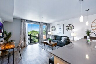 1801 S McClellan St in Seattle, WA - Building Photo - Building Photo