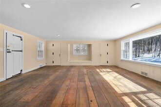 100 Upper Shad Rd in Pound Ridge, NY - Building Photo - Building Photo