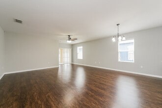 1744 Wallace Manor Loop in Winter Haven, FL - Building Photo - Building Photo