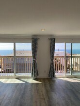4306 Highland Ave, Unit Upper in Manhattan Beach, CA - Building Photo - Building Photo
