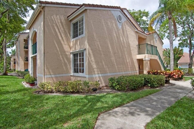 1715 Village Blvd, Unit 201 in West Palm Beach, FL - Foto de edificio - Building Photo