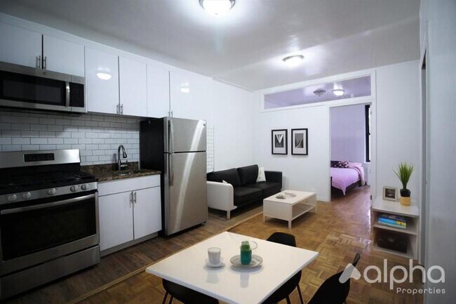 2033 2nd Ave in New York, NY - Building Photo - Building Photo