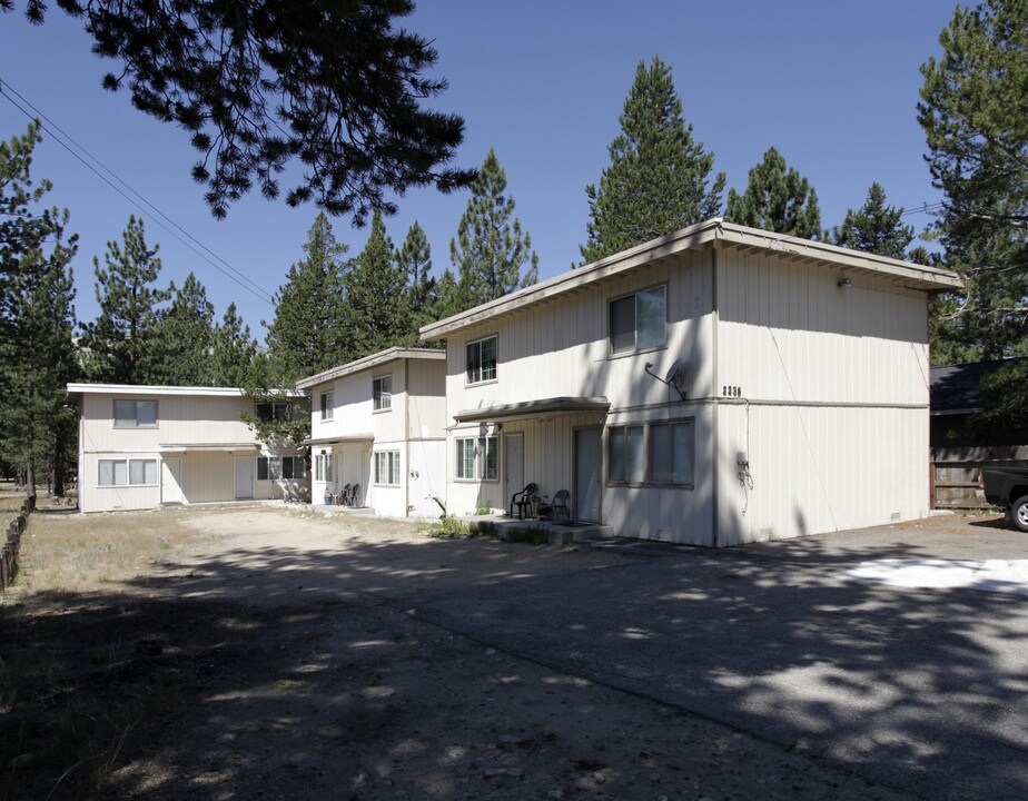 2238 Blitzen Rd in South Lake Tahoe, CA - Building Photo