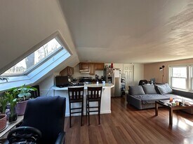 66 Crowell Rd in Chatham, MA - Building Photo