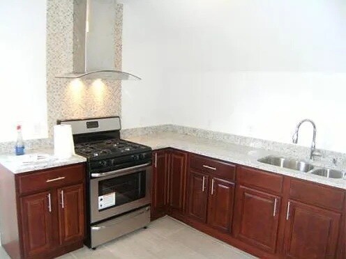 163 Middlesex Ave, Unit 2 in Medford, MA - Foto de edificio
