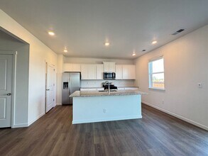 6015 Holstein Dr in Fort Collins, CO - Building Photo - Building Photo