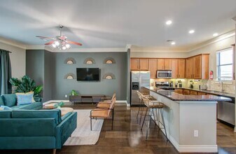 4001 Dallas St in Houston, TX - Building Photo - Building Photo