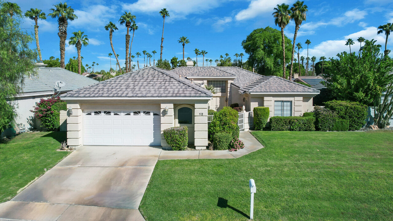 12 Belmonte Dr in Palm Desert, CA - Foto de edificio