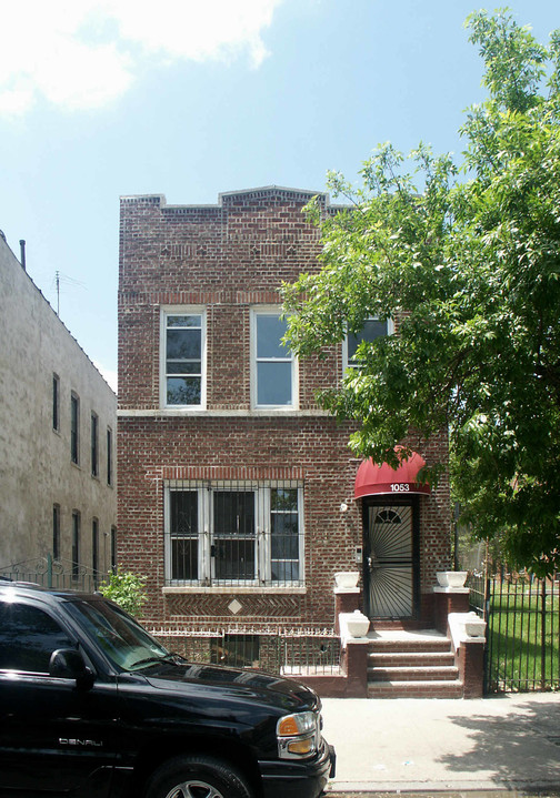 1053 Longfellow Ave in Bronx, NY - Building Photo