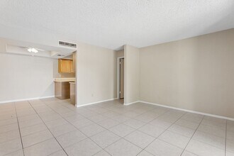 4444 E Paradise Ln in Phoenix, AZ - Building Photo - Building Photo