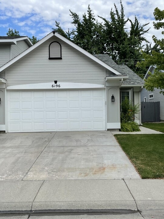 6196 W Villa Park St in Boise, ID - Building Photo