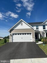 67 Long Bnd Dr in Carlisle, PA - Building Photo