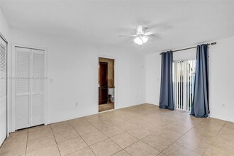 15390 SW 143rd Ave in Miami, FL - Building Photo - Building Photo