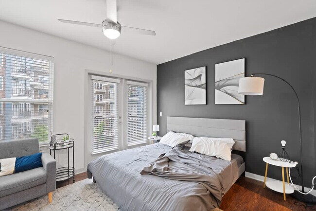 205 S Kings Dr in Charlotte, NC - Foto de edificio - Building Photo