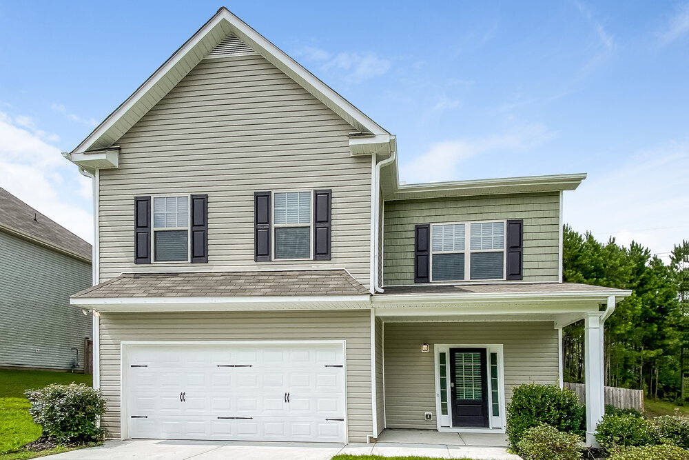 136 Camellia Way in Dallas, GA - Foto de edificio