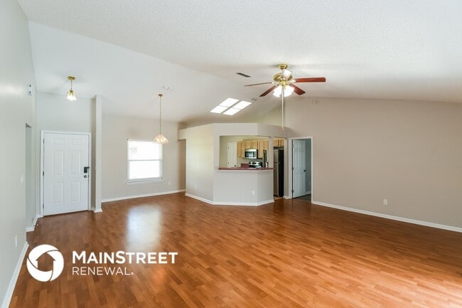 605 Abbey Ct in Orange Park, FL - Foto de edificio - Building Photo